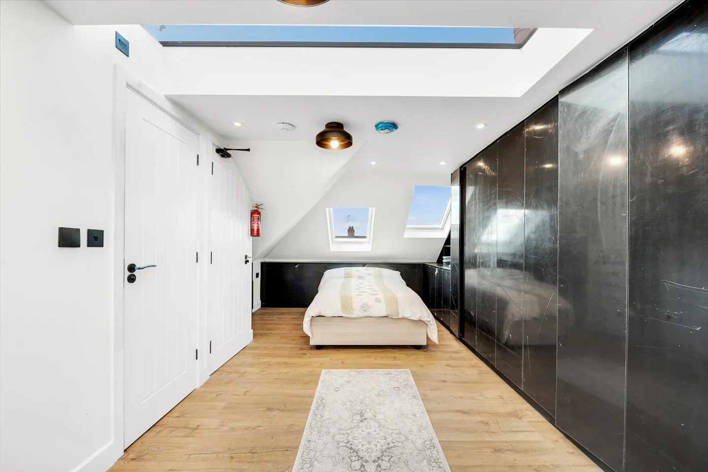 Flat Beechwood Avenue in Greater London