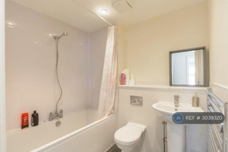 Flat Oak Leaze in Bristol