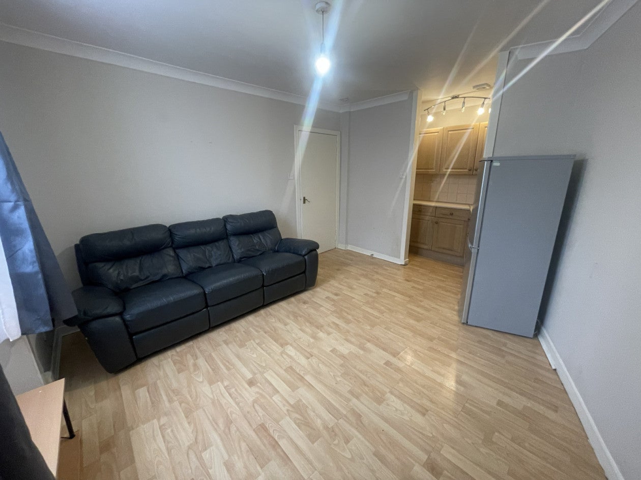 Flat Dudhope Street in Dundee