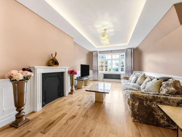 Flat Clifton Court in City of Westminster