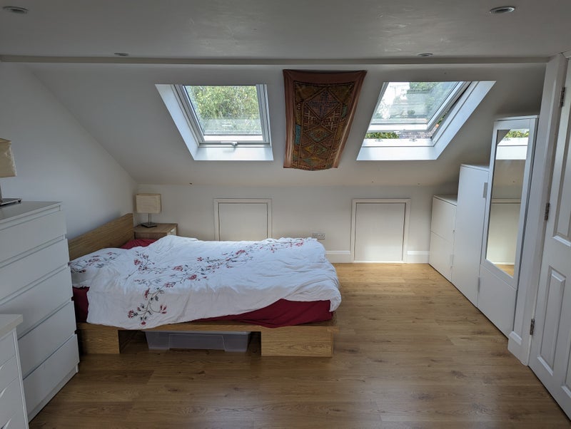 Room Winns Avenue in Greater London