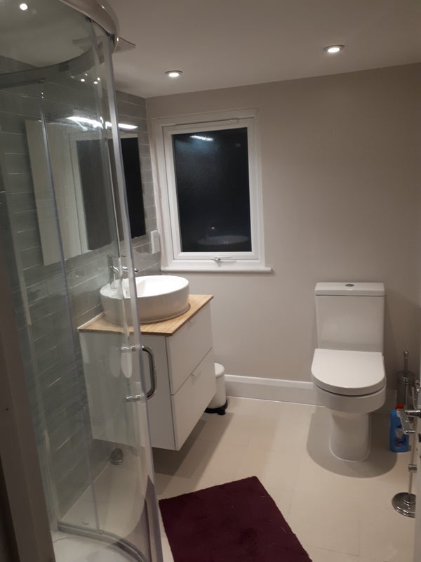 Room Winns Avenue in Greater London