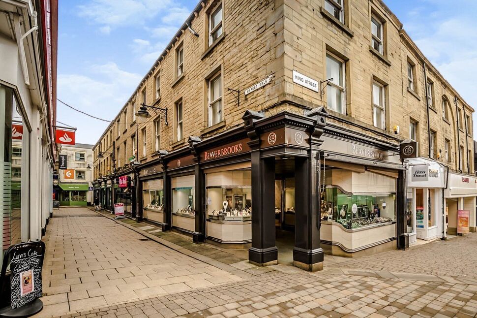 Flat Market Walk in Huddersfield
