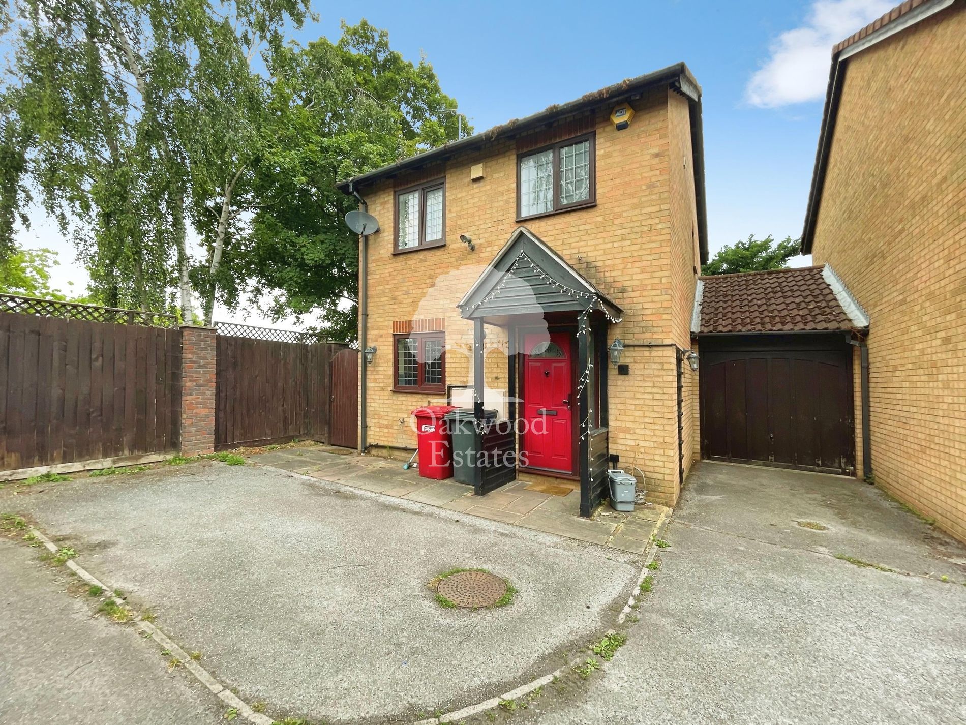 House Garnet Close in Slough