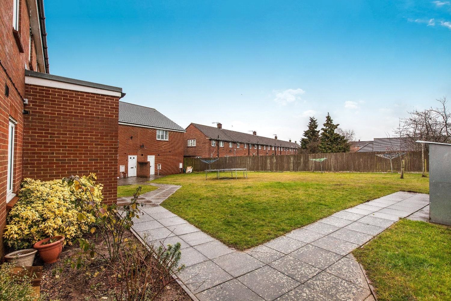 Flat Gatcombe Road in Bristol