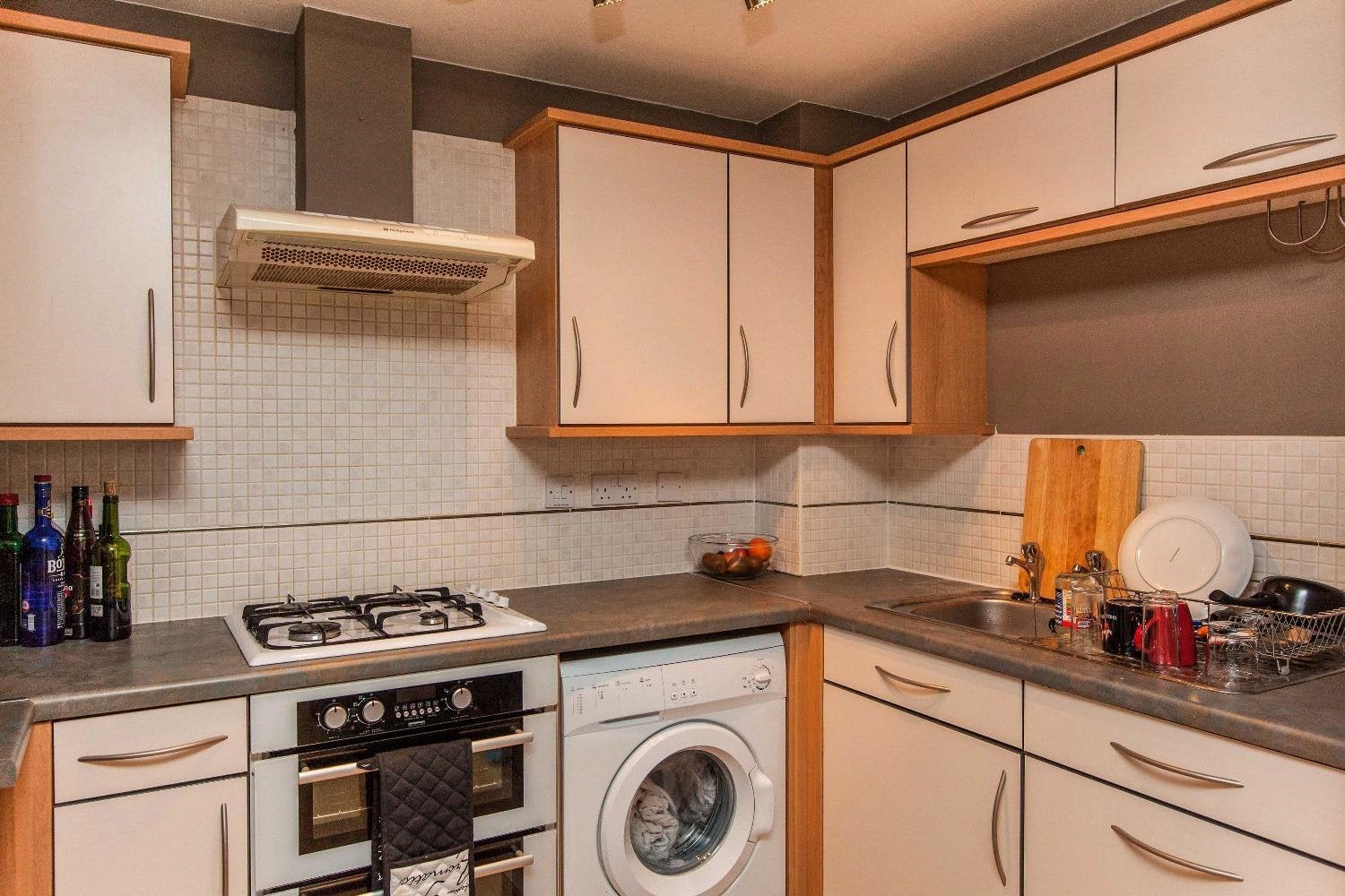 Flat Gatcombe Road in Bristol