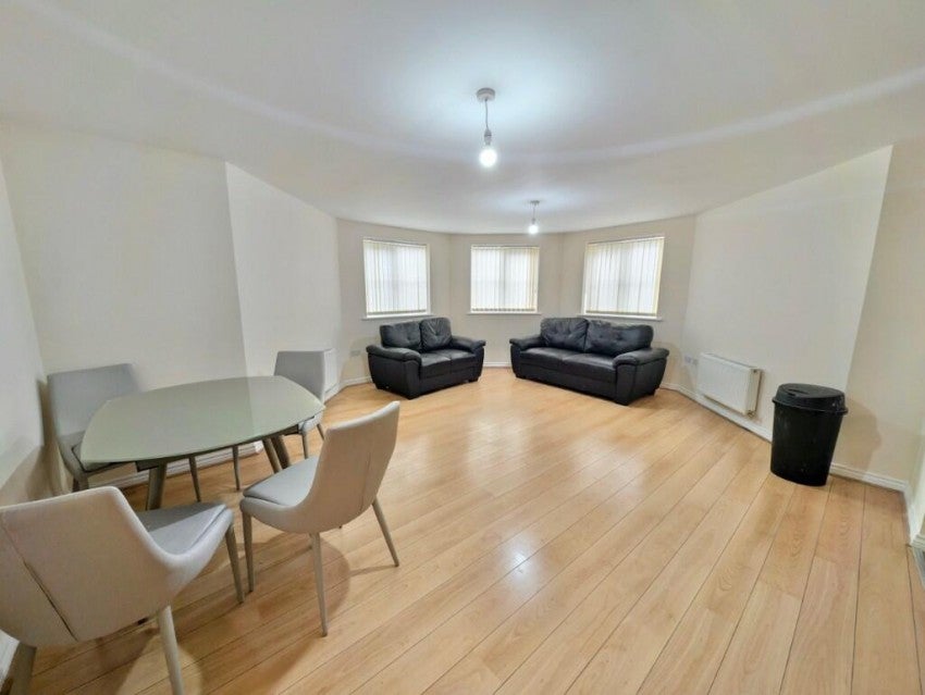 Flat Signet Square in Coventry
