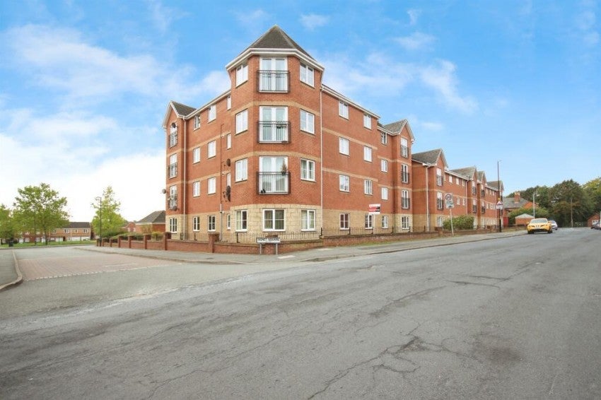 Flat Signet Square in Coventry