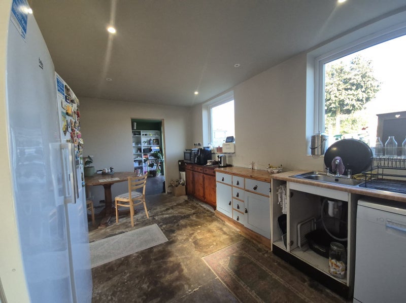 Room Dutton Close in Stoke Heath