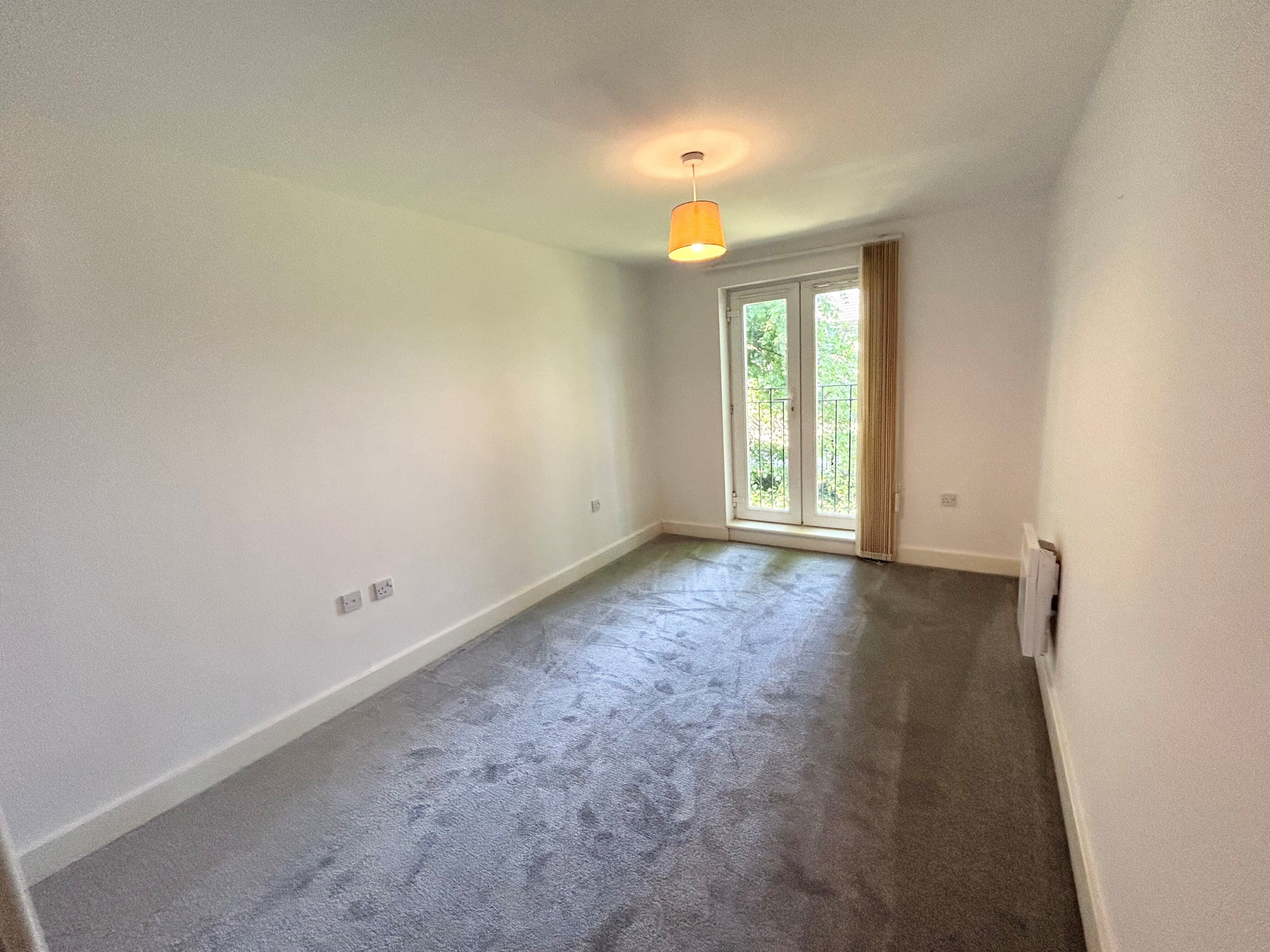 Flat Deans Court in Wakefield