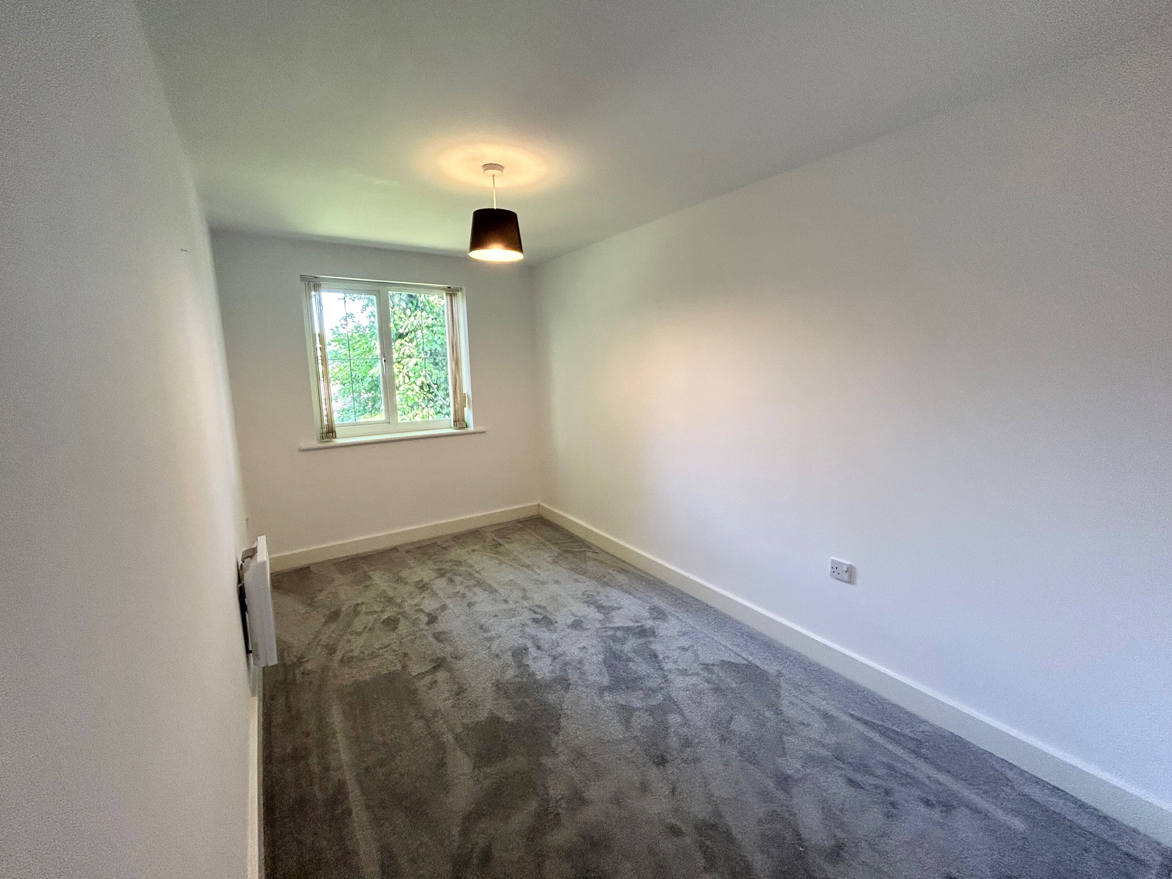 Flat Deans Court in Wakefield