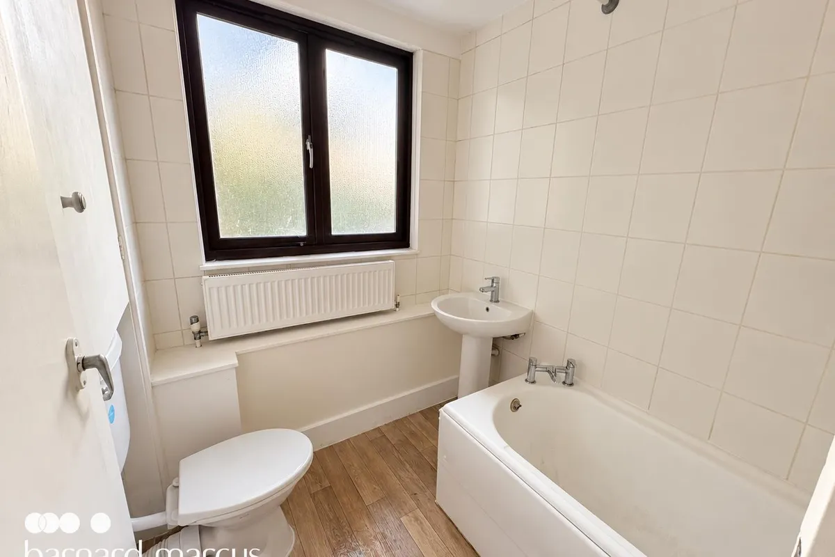 Flat Summerwood Road in Greater London