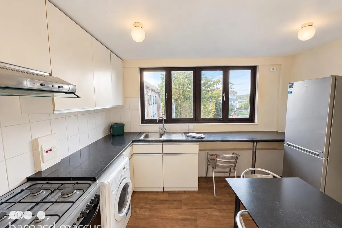 Flat Summerwood Road in Greater London