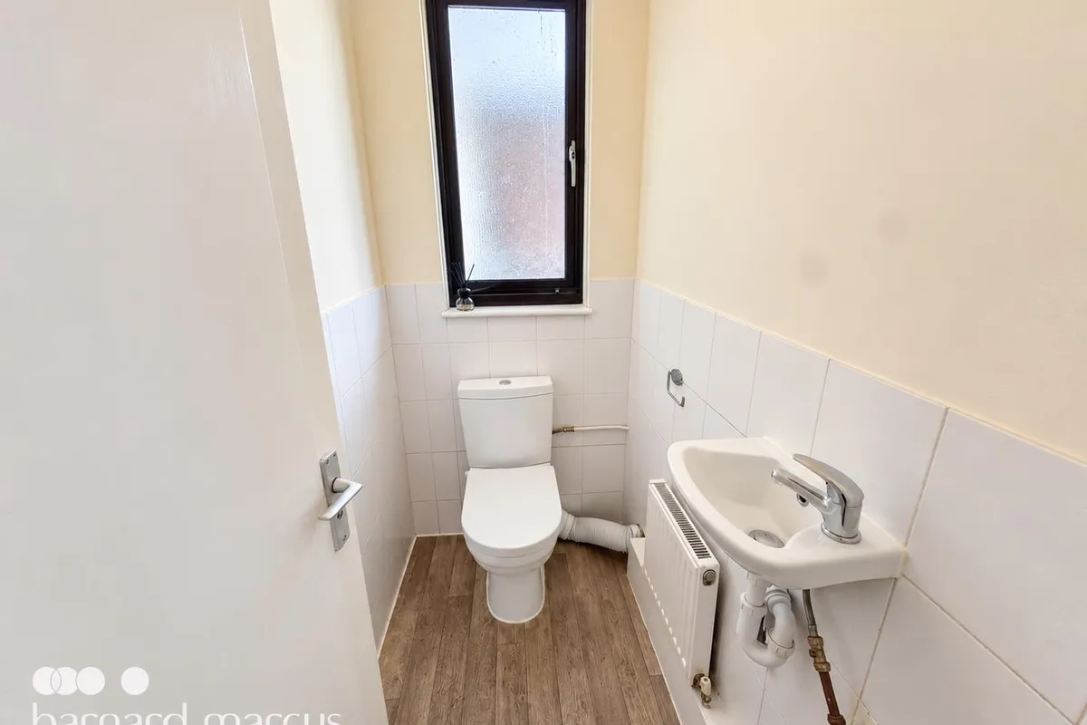 Flat Summerwood Road in Greater London