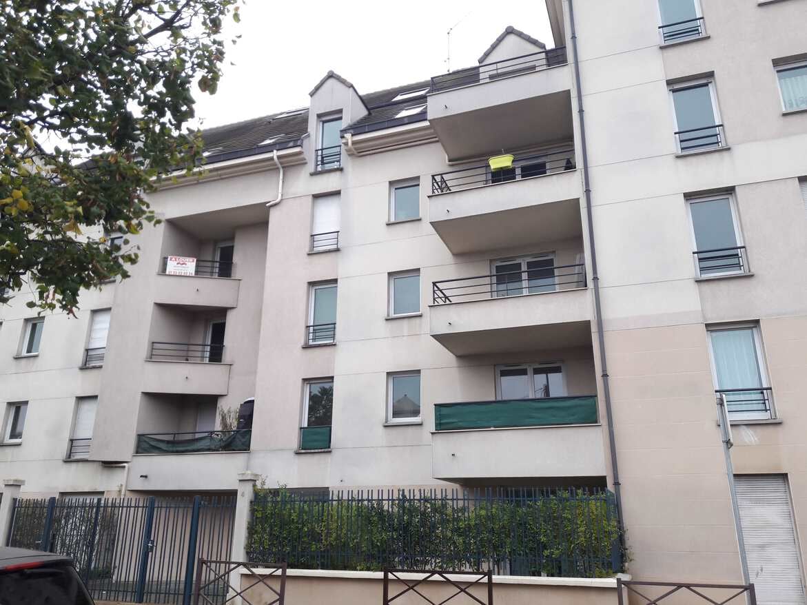 Flat Rue de la Justice in Poissy
