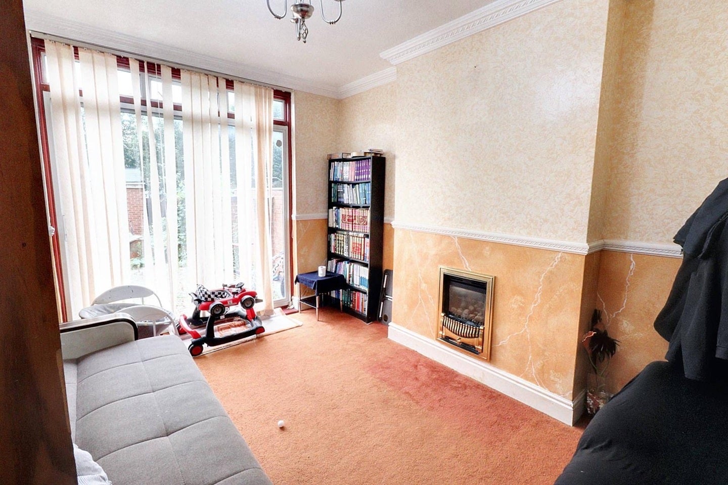 Room Evington Road in Leicester