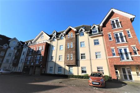 Flat Trinity Road in Stevenage