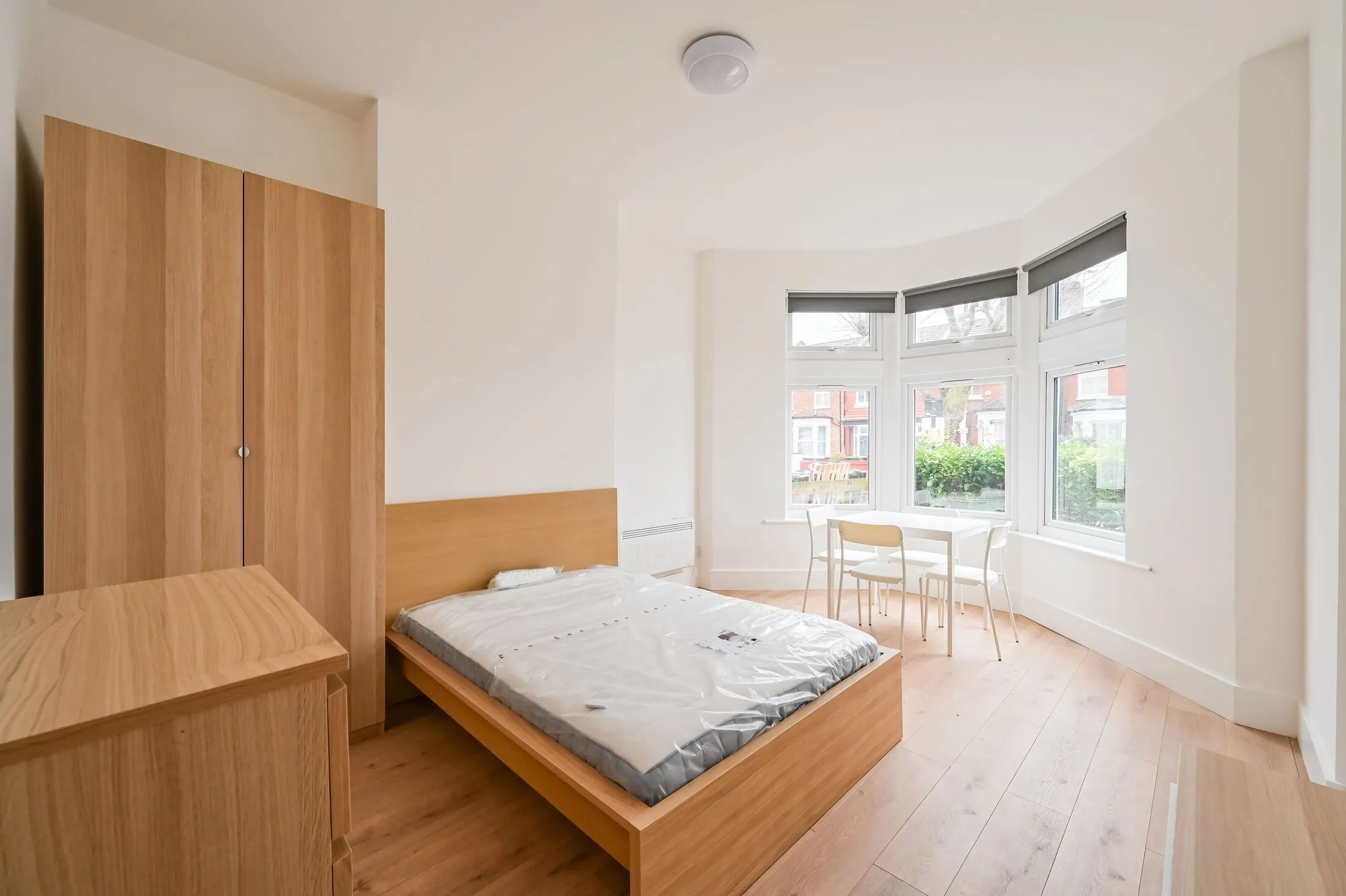 Flat St Ann's Road in Greater London