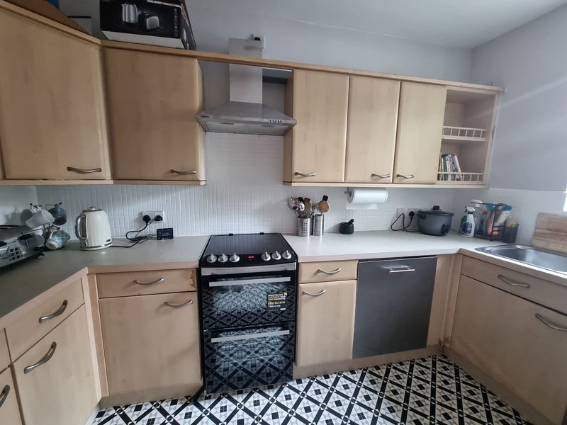 Room Larchmont Road in Leicester