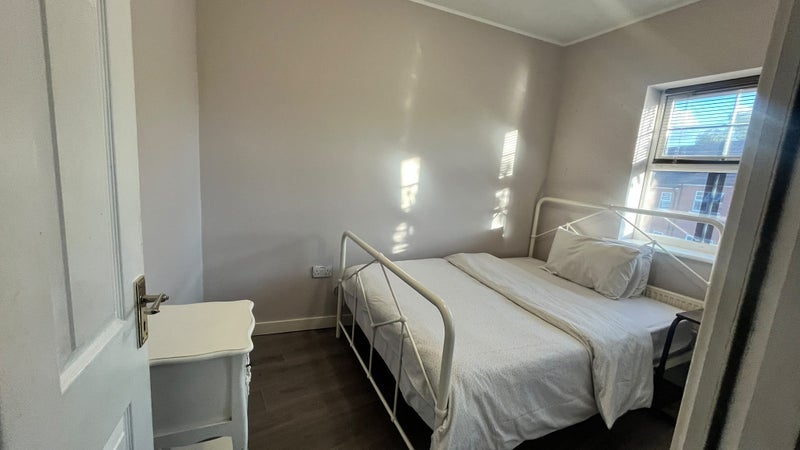Room Larchmont Road in Leicester