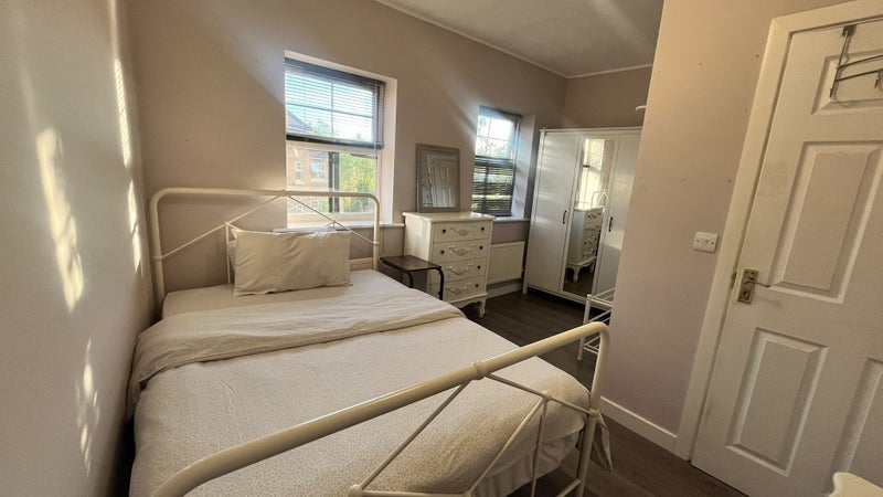Room Larchmont Road in Leicester