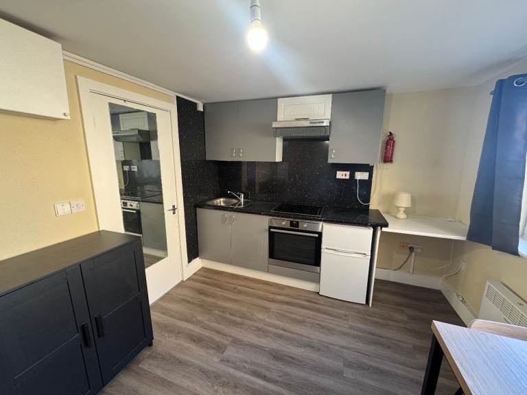 Flat Mapesbury Mews in Greater London