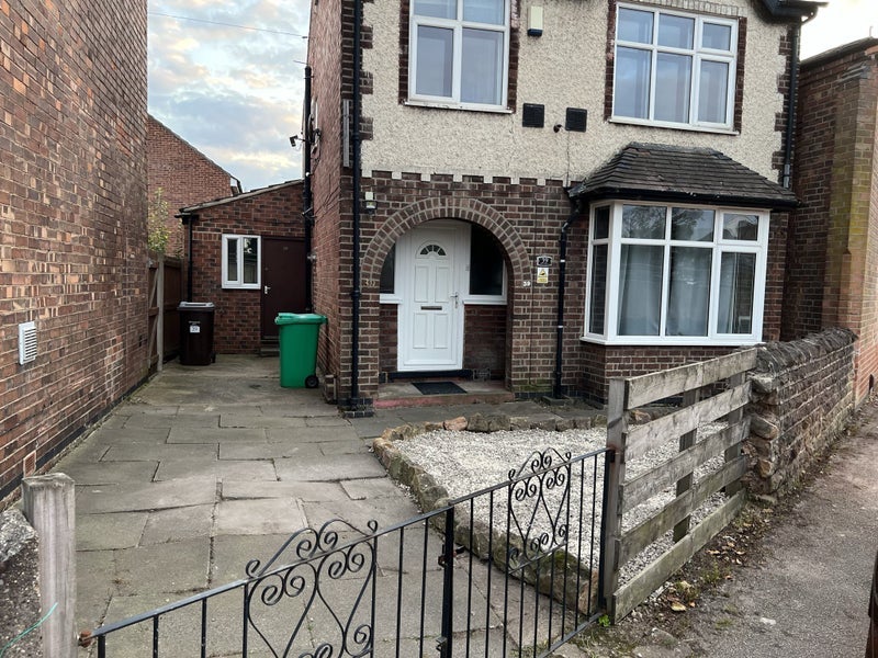 Room Clifton Boulevard in Nottingham