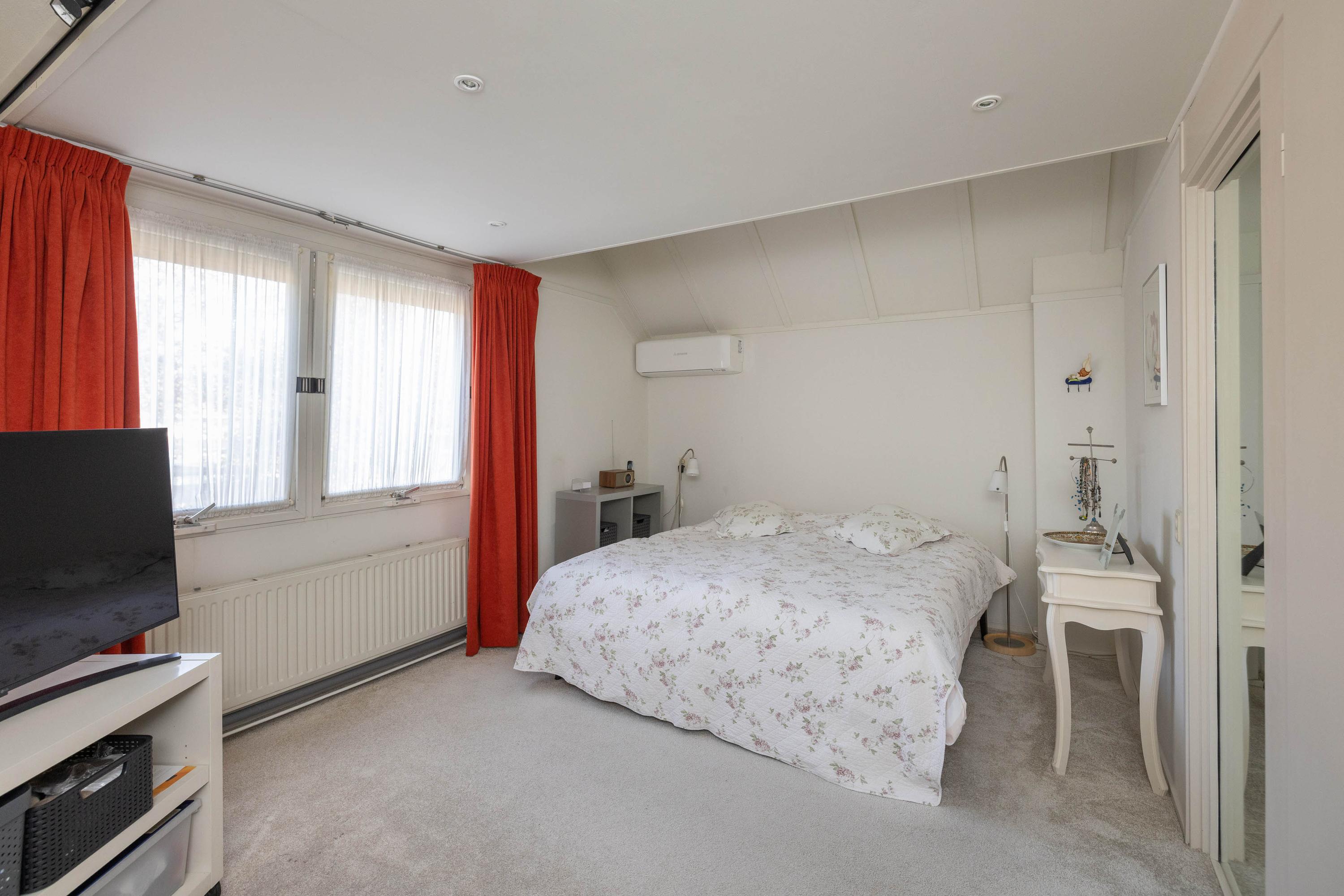 Hoekwoning te koop: Wilgenweg 35, Hengelo