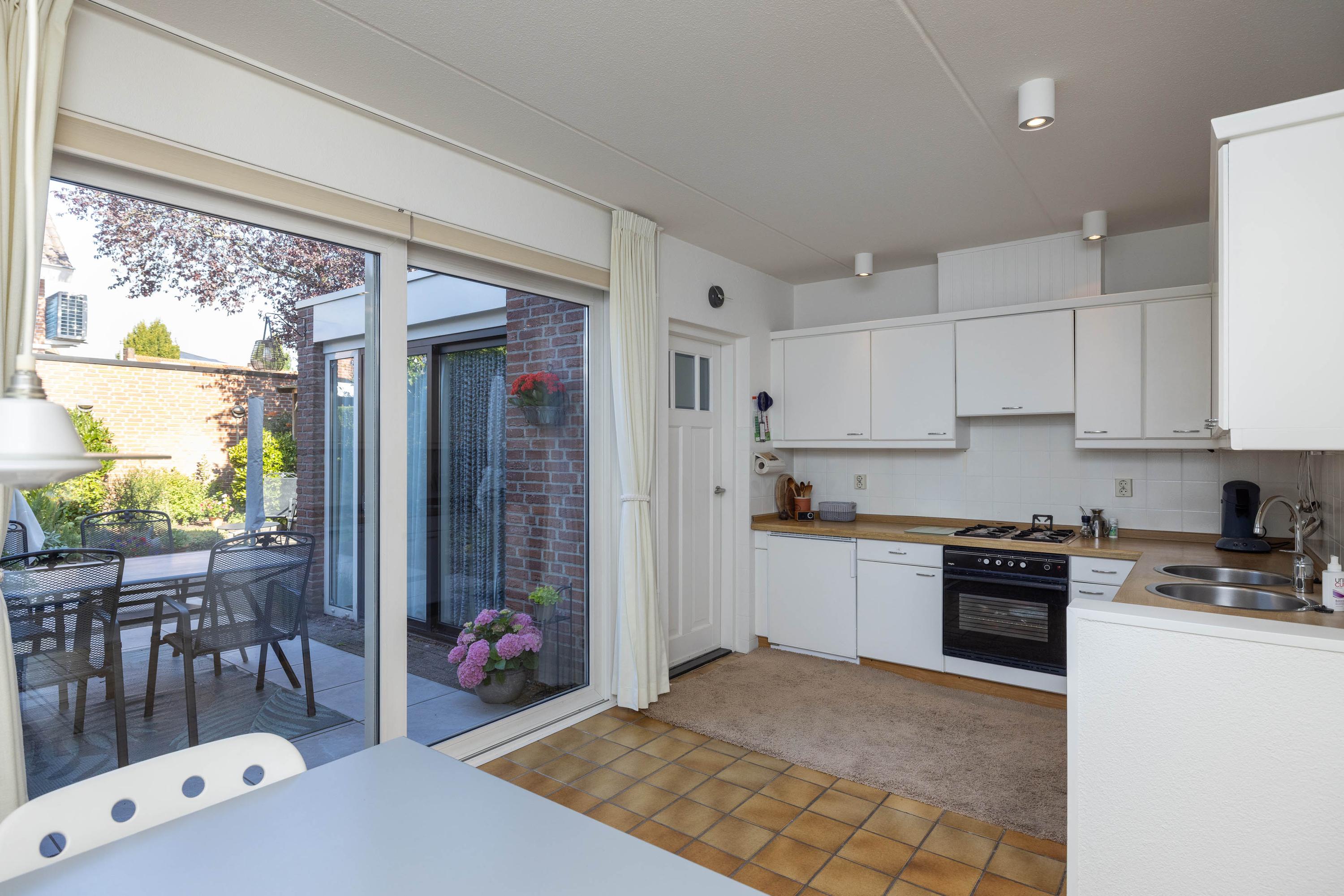 Hoekwoning te koop: Wilgenweg 35, Hengelo