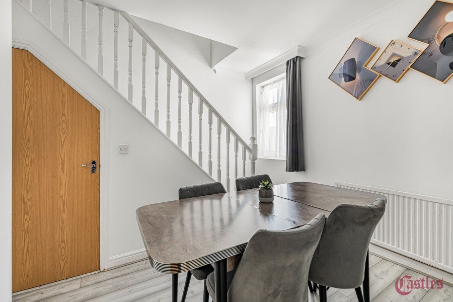 Flat Philip Lane in Greater London