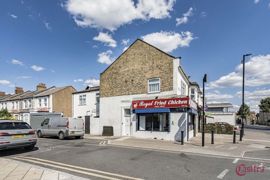 Flat Philip Lane in Greater London