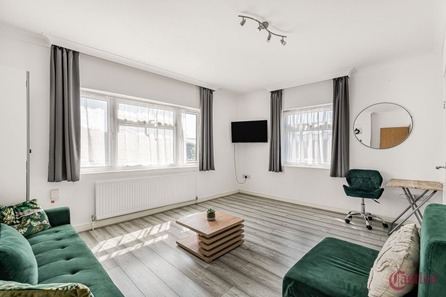 Flat Philip Lane in Greater London