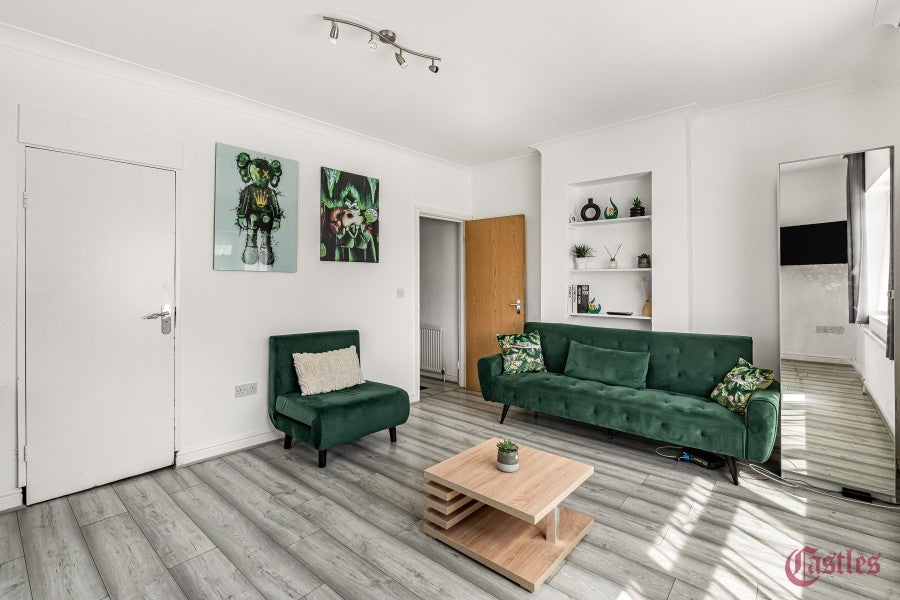 Flat Philip Lane in Greater London