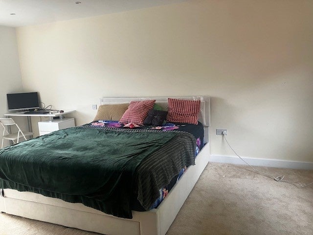 Room Wolston Meadow in Milton Keynes