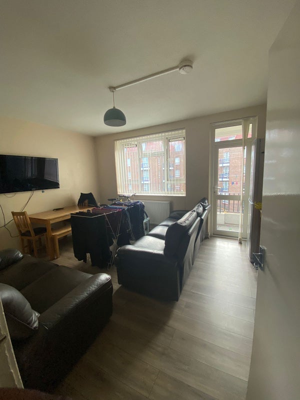 Room Solander Gardens in Greater London