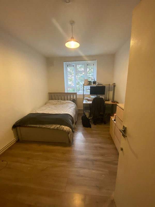 Room Solander Gardens in Greater London