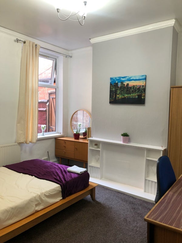 Room Equity Road in Leicester