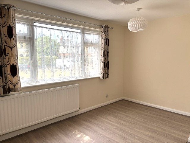 Flat Great Preston Road in Ryde