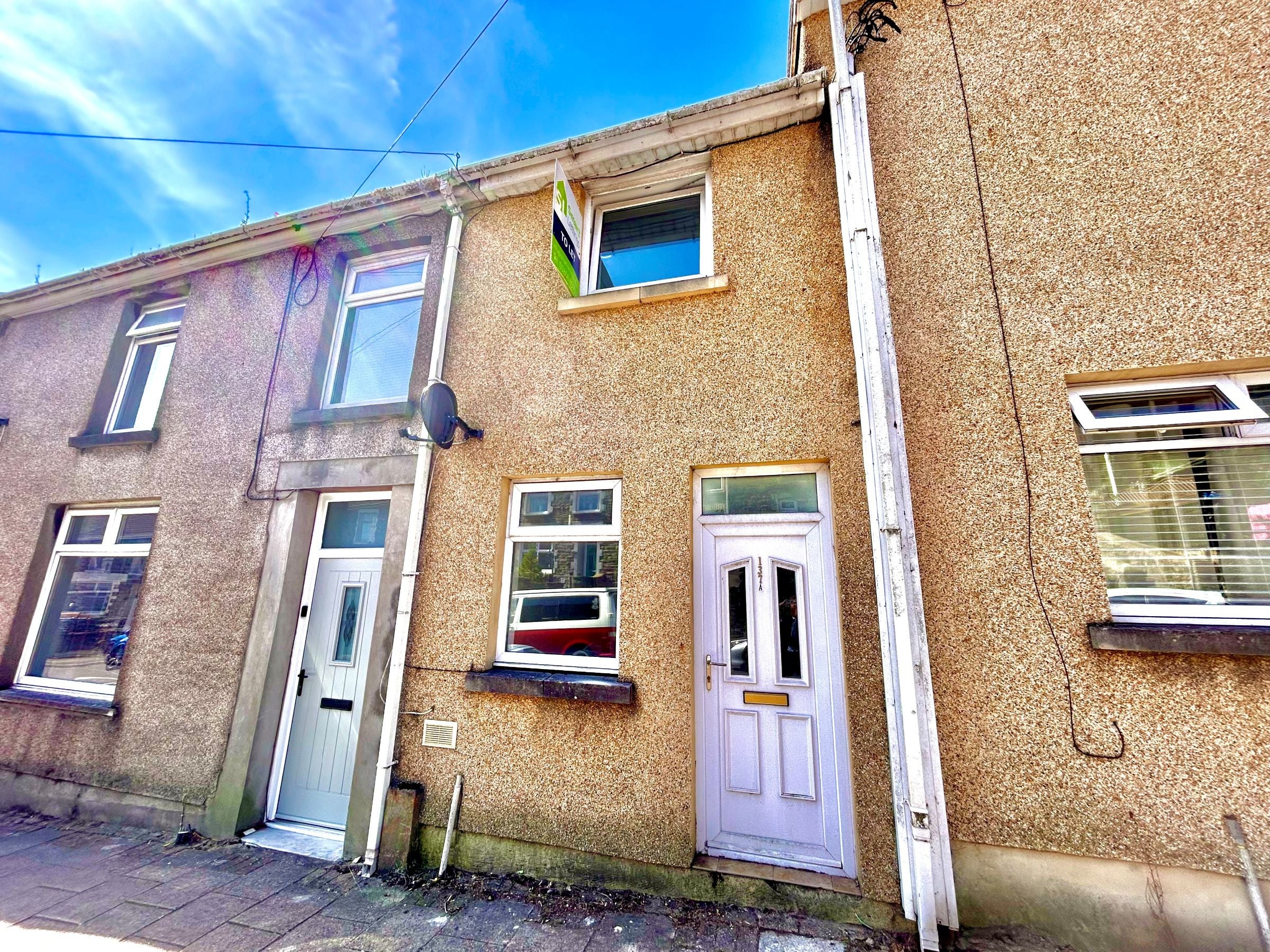 House Oxford Street in Pontycymer