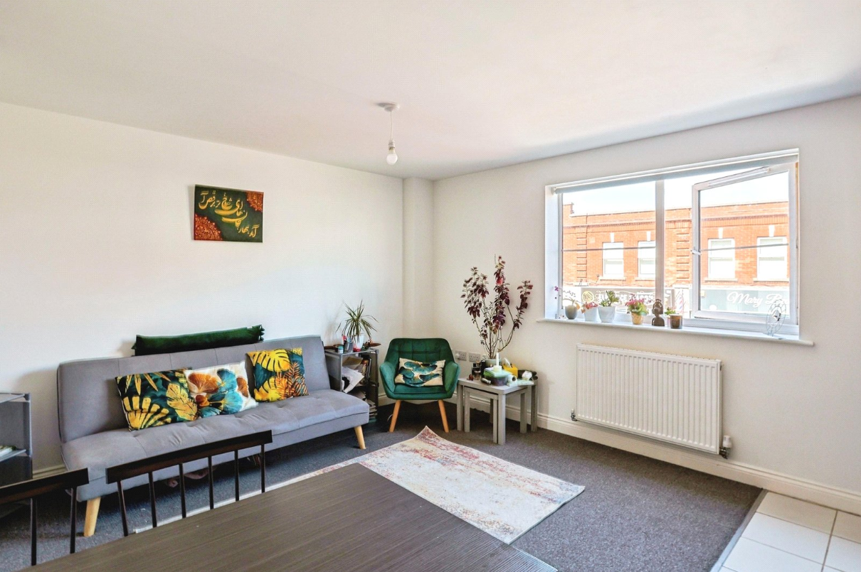 Flat Hankinson Road in Bournemouth