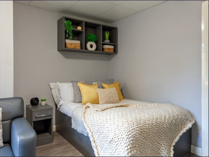 Room Cromwell Range in Manchester