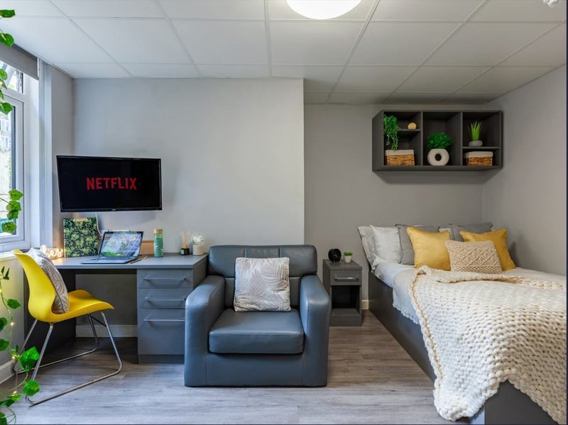 Room Cromwell Range in Manchester