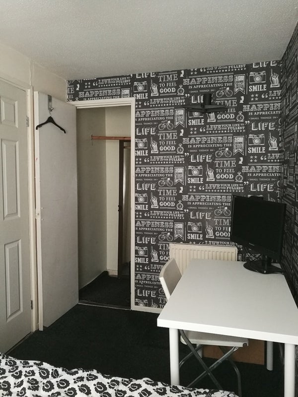 Room Servia Drive in Leeds