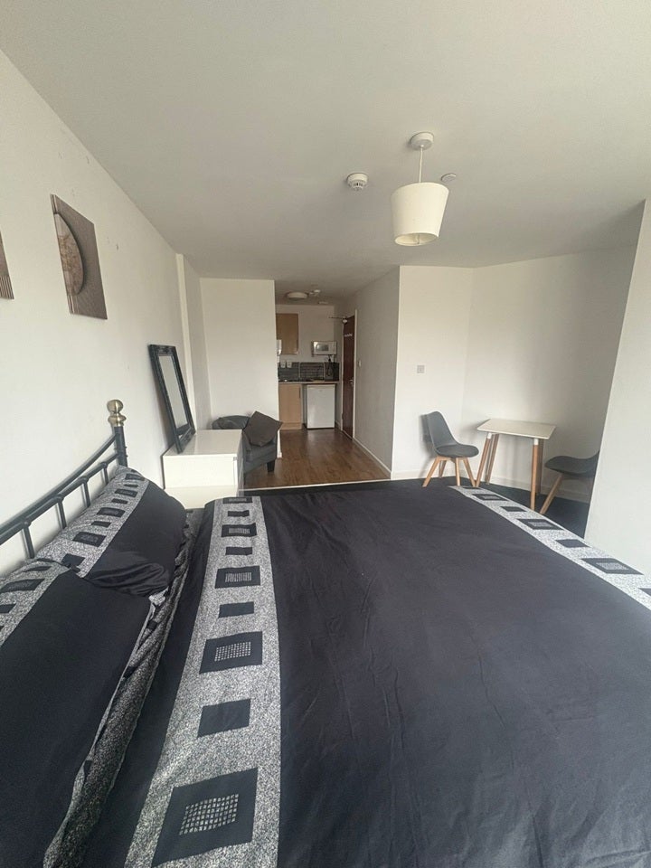 Room Wolverhampton Street in Willenhall