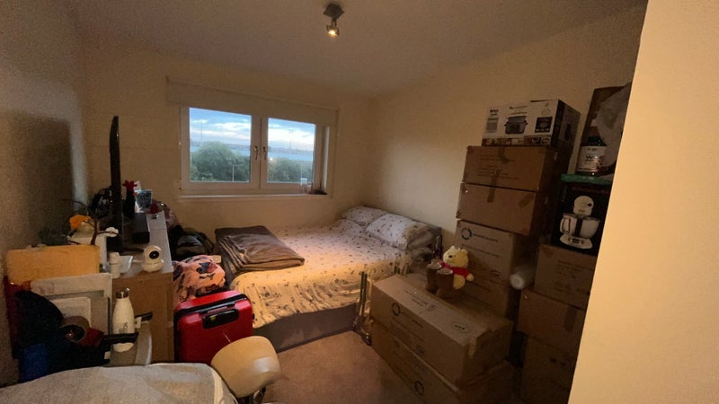 Room Springburn Road in Glasgow