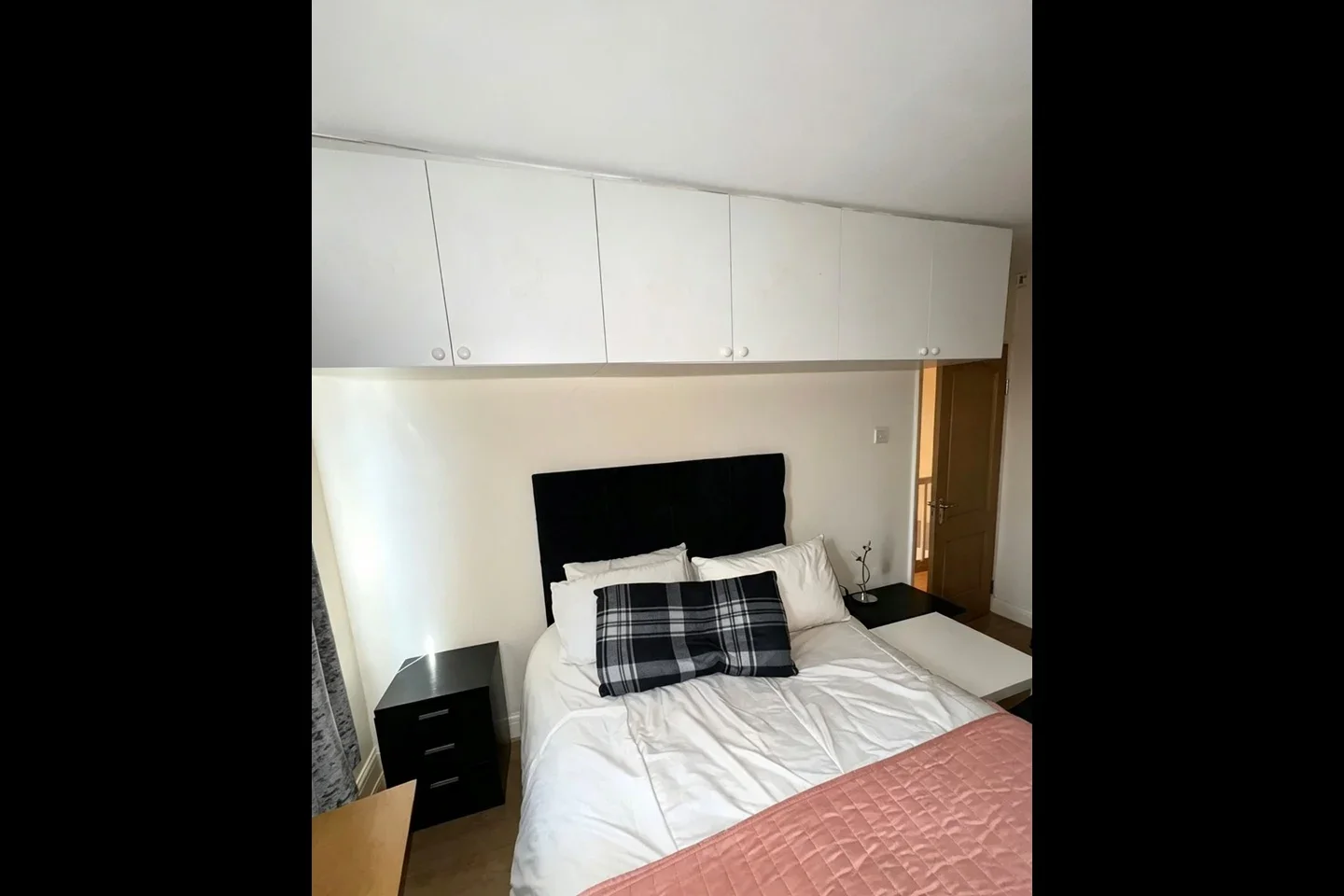 Room Crest Drive in Greater London