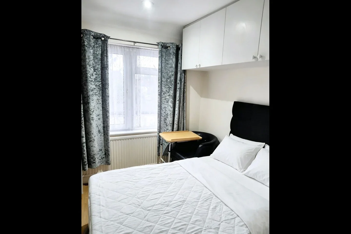 Room Crest Drive in Greater London