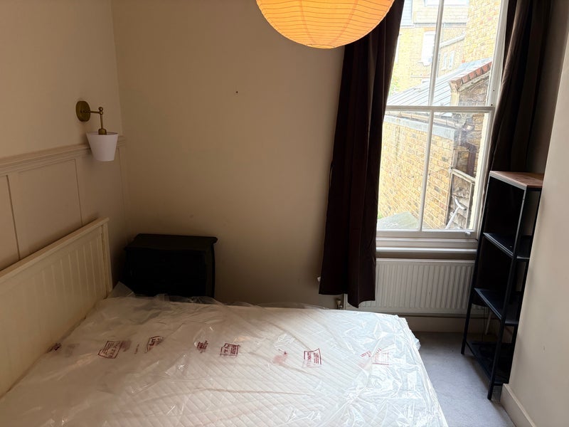 Room Rainville Road in Greater London