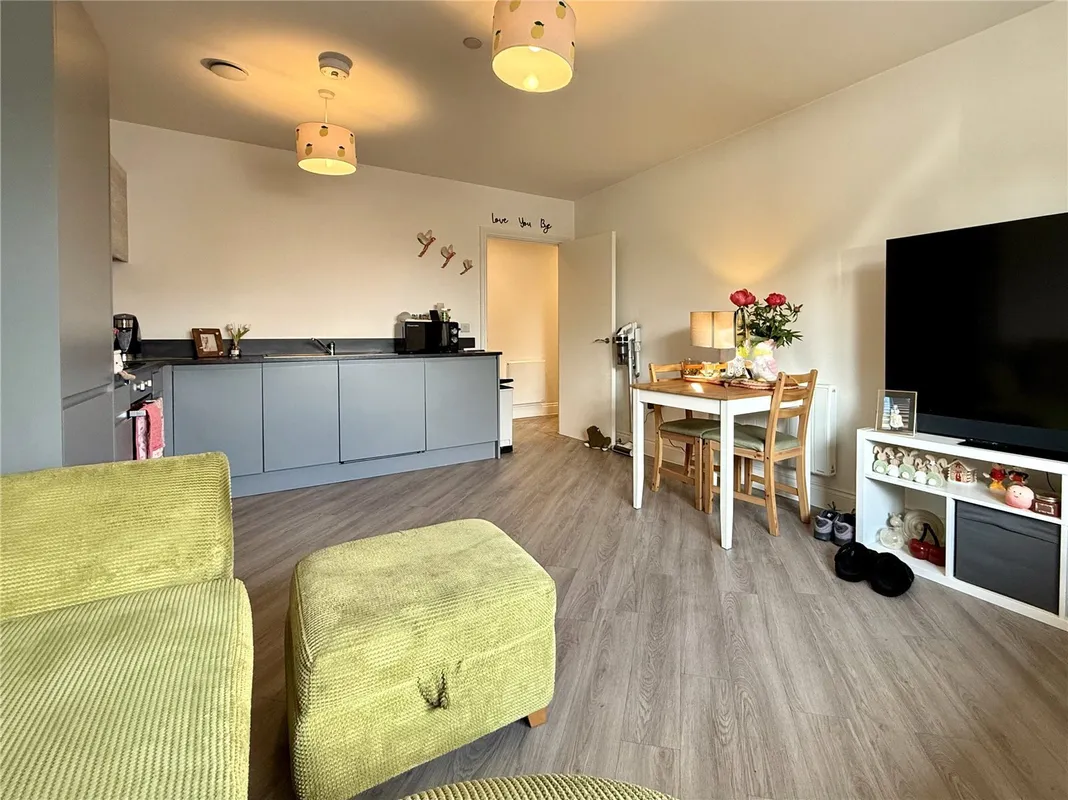 Flat Wimborne Road in Poole