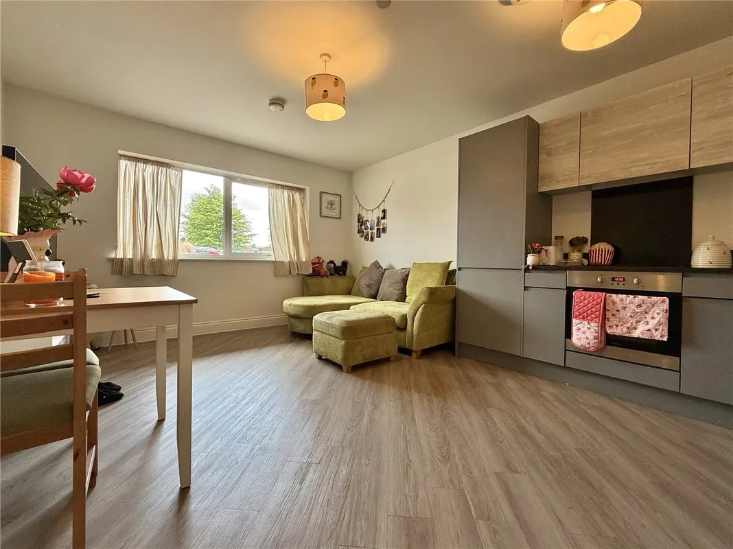 Flat Wimborne Road in Poole